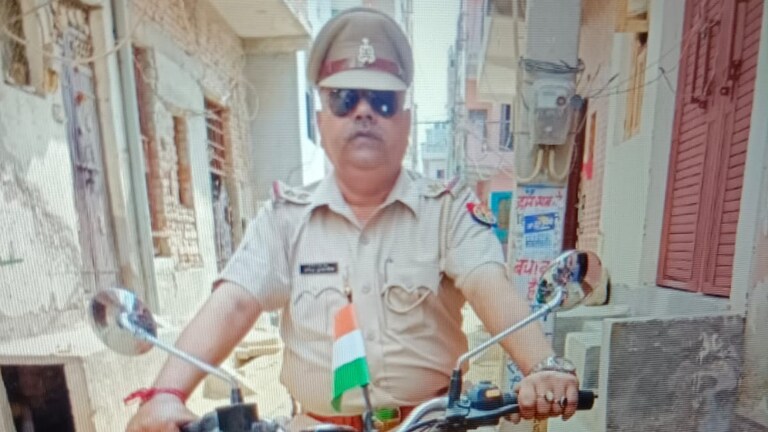 गाजियाबाद में तेज तूफान से ACP दफ्तर की छत गिरी, ड्यूटी पर तैनात सब-इंस्पेक्टर वीरेंद्र मिश्रा की चली गई जान Virendra Mishra
