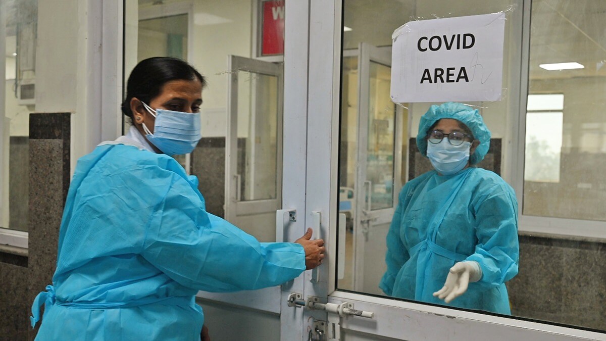 Covid-19 cases in Uttar Pradesh: नोएडा, गाजियाबाद में मिले कोरोना संक्रमण के इतने नए मरीज, जानिए लेटेस्ट आंकड़ा UP Covid Case, Uttar Pradesh Covid Case, Covid Case in UP, UP Coronavirus 2025, Uttar Pradesh Coronavirus 2025, Coronavirus Cases in UP, Covid 19 Case in UP, Noida, Ghaziabad, नोएडा कोविड केस, गाजियाबाद कोविड केस, यूपी में कोरोना, यूपी में कोविड-19