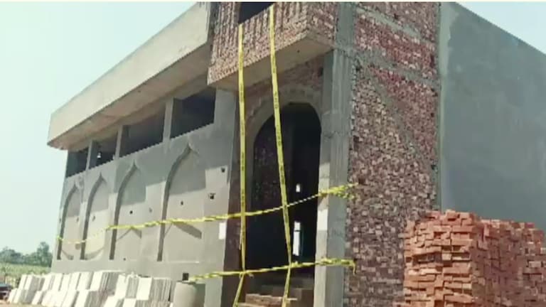 मुजफ्फरनगर में इस मस्जिद को कर दिया गया सील और नियाजउद्दीन-यूनुस भेजे गए जेल, क्यों हुआ ये एक्शन? Muzaffarnagar, Muzaffarnagar news, Muzaffarnagar viral news, Muzaffarnagar viral, Muzaffarnagar police, up news, up viral news, मुजफ्फरनगर, मुजफ्फरनगर न्यूज, मुजफ्फरनगर वायरल न्यूज, यूपी न्यूज, यूपी वायरल न्यूज