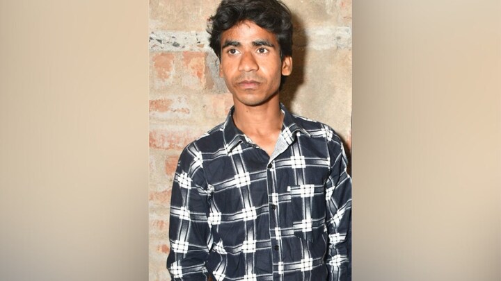 मर चुकी बहन के कपड़े पहने, श्रृंगार किया और फिर संजय ने भी दे दी जान! बड़े भाई ने बताई होश उड़ाने वाली कहानी UP News, UP Viral news, Banda News, Banda Viral news, Banda Police, Banda Crime, UP Viral, बांदा, बांदा न्यूज, बांदा वायरल न्यूज, यूपी न्यूज, यूपी वायरल न्यूज