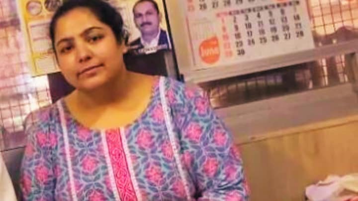 जिसके हेयर ट्रांसप्लांट के बाद 2 इंजीनियरों की हुई मौत, वो डॉक्टर अनुष्का तिवारी सीधे पहुंची कोर्ट और किया ये बड़ा दावा Kanpur News