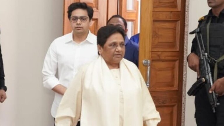 बसपा चीफ मायावती ने दिल्ली में मौजूद सरकारी बंगला अचानक कर दिया खाली, ये वजह सामने आई Mayawati, Mayawati News, BSP, BSP News, UP Politics, UP News, Bahujan samaj party, up viral news, मायावती, बसपा, बीएसपी, यूपी न्यूज, कांग्रेस, सपा