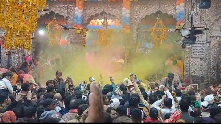 मथुरा के बांके बिहारी कॉरिडोर मामले में आया नया मोड़, सुप्रीम कोर्ट अब इस बात को लेकर हुआ तैयार, जानें मामला Banke Bihari Temple
