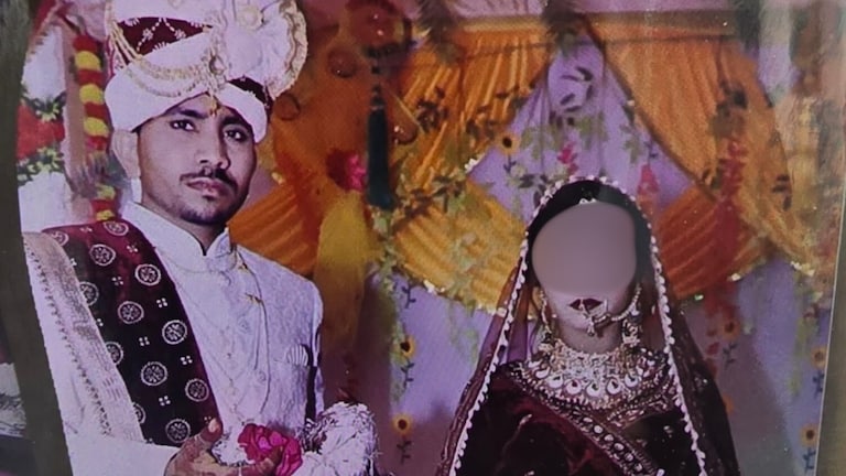 शादी के समय पत्नी के पेट में पल रहा था प्रेमी का बच्चा, झांसी के बृजेंद्र को जब पता चली सच्चाई, उसके साथ ये हुआ UP News, UP Viral news, UP Viral, Jhansi, Jhansi News, Jhansi Viral news, Jhansi Police, Jhansi Viral, झांसी, झांसी न्यूज, झांसी वायरल न्यूज, झांसी वायरल, झांसी पुलिस, यूपी न्यूज, यूपी वायरल न्यूज, यूपी वायरल