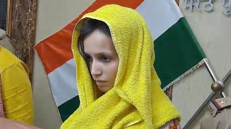 पति सौरभ राजपूत की हत्यारिन मुस्कान रस्तोगी मेरठ जेल से बाहर निकलने की बना रही ये योजना, जानकर दंग रह जाएंगे UP News, UP Viral news, UP Viral, UP Crime, Meerut, Meerut news, Meerut viral news, Meerut viral, Muskan Rastogi, Muskan Rastogi case, Saurabh Rajput murder case, मेरठ, मेरठ न्यूज, यूपी न्यूज, यूपी वायरल