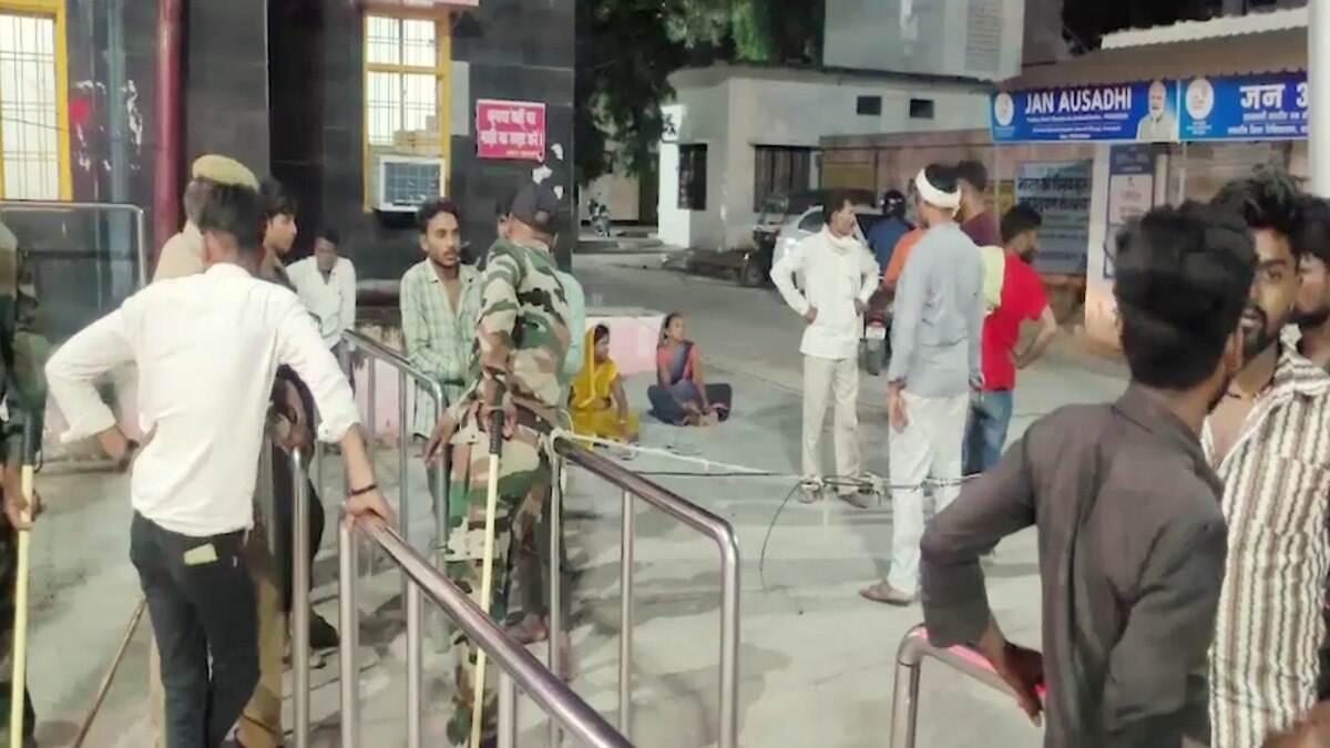 Azamgarh, Azamgarh News, Azamgarh Viral news, Azamgarh Viral video, Azamgarh Dalit Muslim, Dalit Muslim vivad, Azamgarh Police, UP News, UP Viral news, UP Viral video, आजमगढ़, आजमगढ़ न्यूज, आजमगढ़ दलित मुस्लिम, यूपी न्यूज