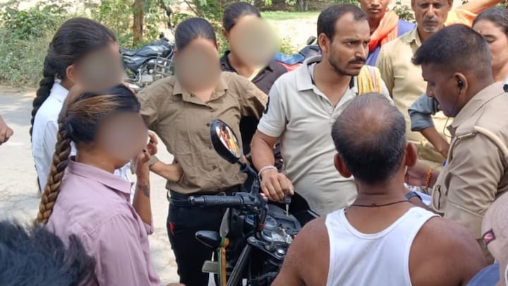 बलिया में जींस-टीशर्ट पहन रहस्यमय ढंग से भीख मांगती मिलीं 4 लड़कियां, इनकी कहानी आपको हैरान कर देगी Ballia News