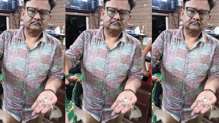 मथुरा-वृंदावन गए अलीगढ़ के अभिषेक अग्रवाल का बैग छीन ले गए बंदर, उसमें थे 20 लाख के जेवरात, फिर गजब हुआ UP News, UP Viral news, UP Viral, UP Viral video, Mathura, Mathura news, Vrindavan, Vrindavan news, Mathura viral news, Vrindavan viral news, मथुरा, वृंदावन, यूपी न्यूज