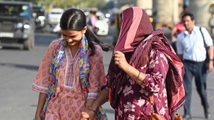 UP Weather Update: यूपी में लू अब और सताएगी...मौसम विभाग ने इन 33 जिलों में जारी किया ऑरेंज और येलो अलर्ट UP Weather Update