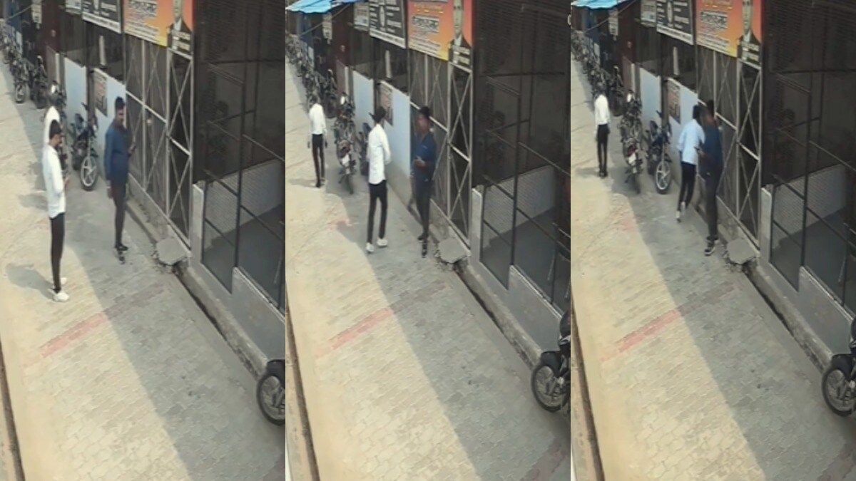 लखनऊ के युवा एडवोकेट पवन सिंह तहसील परिसर में अचानक गिरे और फिर उठे ही नहीं, आखिर क्या हुआ इनके साथ? Lucknow, Lucknow News, Lucknow Viral news, Lucknow crime news, Lucknow crime, Lucknow viral video, up news, up viral news, up viral video, लखनऊ, लखनऊ न्यूज, लखनऊ वायरल वीडियो, वकील, एडवोकेट, यूपी न्यूज