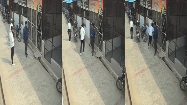 लखनऊ के युवा एडवोकेट पवन सिंह तहसील परिसर में अचानक गिरे और फिर उठे ही नहीं, आखिर क्या हुआ इनके साथ? Lucknow, Lucknow News, Lucknow Viral news, Lucknow crime news, Lucknow crime, Lucknow viral video, up news, up viral news, up viral video, लखनऊ, लखनऊ न्यूज, लखनऊ वायरल वीडियो, वकील, एडवोकेट, यूपी न्यूज