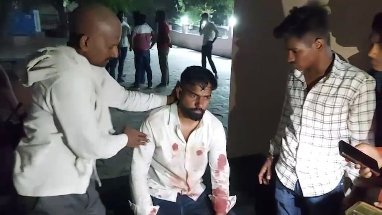 मऊ के हिस्ट्रीशीटर गुलशन यादव की 4-5 बदमाशों ने कर दी हत्या, साथ में था रणधीर यादव उसकी ऐसे बची जान Mau Crime News