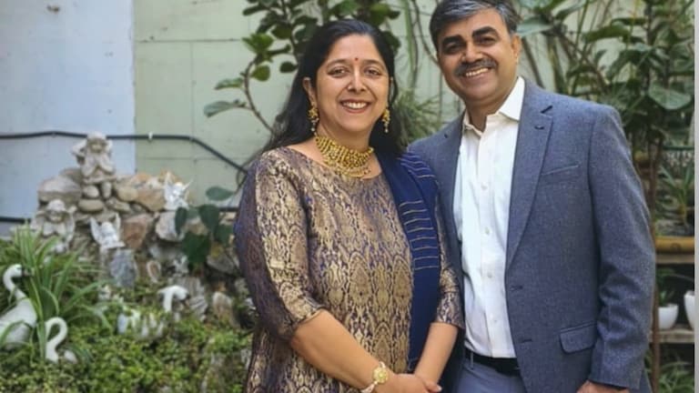 अहमदाबाद में जो प्लेन क्रैश हुआ उसपर आगरा के नीरज लावनिया भी पत्नी के साथ थे सवार, क्या हुआ उनके साथ? Agra coupple neeraj and lavanya in ahmedabad plane crash