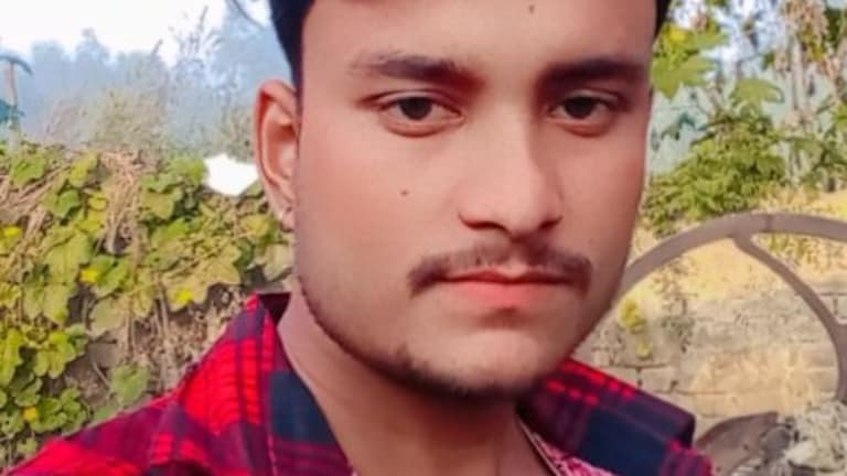 बदायूं के अमित ने 2 बच्चों की मां से वीडियो कॉल पर मांगी अश्लील फोटो! फिर अचानक खुद के संग ये क्या कर दिया Pic: Amit Kumar