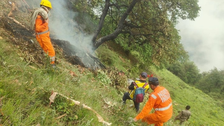 पायलट राजवीर इन 6 लोगों को ले जा रहे थे केदारनाथ से गुप्त काशी, हेलिकॉप्टर हुआ क्रैश और सभी की हुई मौत gaurikund helicopter crash news, kedarnath helicopter crash, helicopter crash in kedarnath, helicopter crash in uttarakhand, uttarakhand helicopter crash news, 6 people in helicopter, uttarakhand helicopter crash news, kedarnath news, uttarakhand news