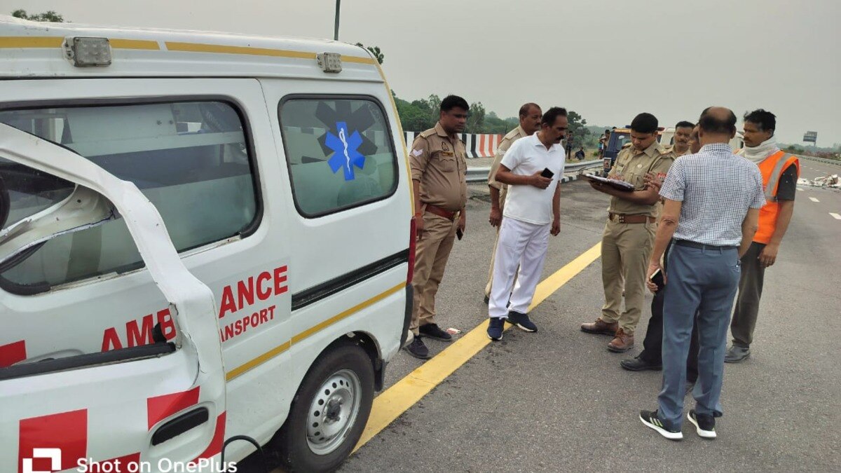 UP News, UP Viral news, UP Accident news, Amethi Road Accident, Amethi Accident News, Ambulance Pickup Collide in Amethi, 5 People Died in Amethi Accident, Amethi Ambulance Accident, Amethi Pickup Accident News, Amethi Crime News