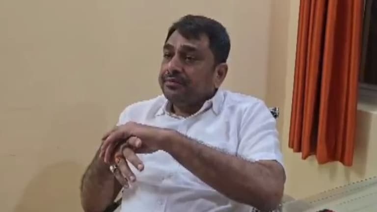 वंदे भारत ट्रेन में विंडो सीट के लिए भाजपा विधायक राजीव सिंह ने यात्री को समर्थकों से पिटवाया! पूरा मामला हिला देगा बीजेपी विधायक राजीव सिंह पारीछा