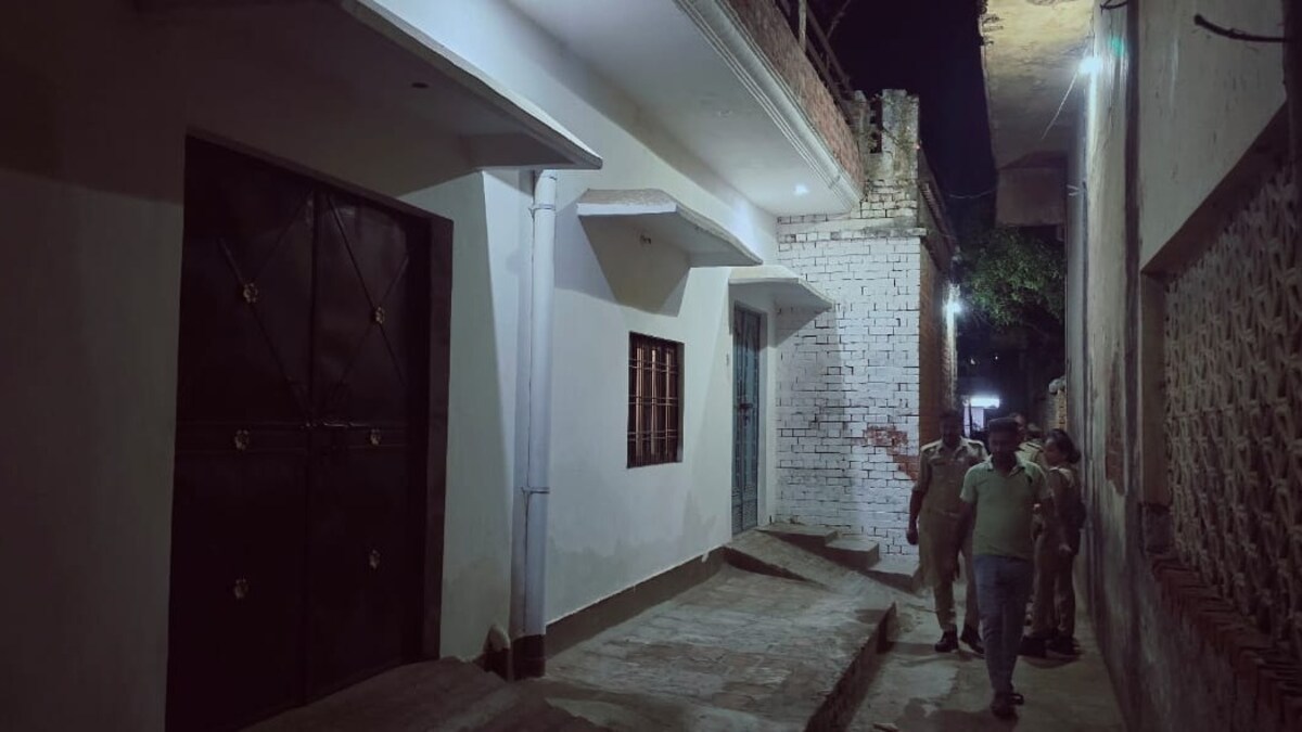 लखनऊ: सलाउद्दीन के घर में मिले सैकड़ों की संख्या में कारतूस और असलहे, क्या था उसका प्लान? पुलिस भी हैरान Lucknow News