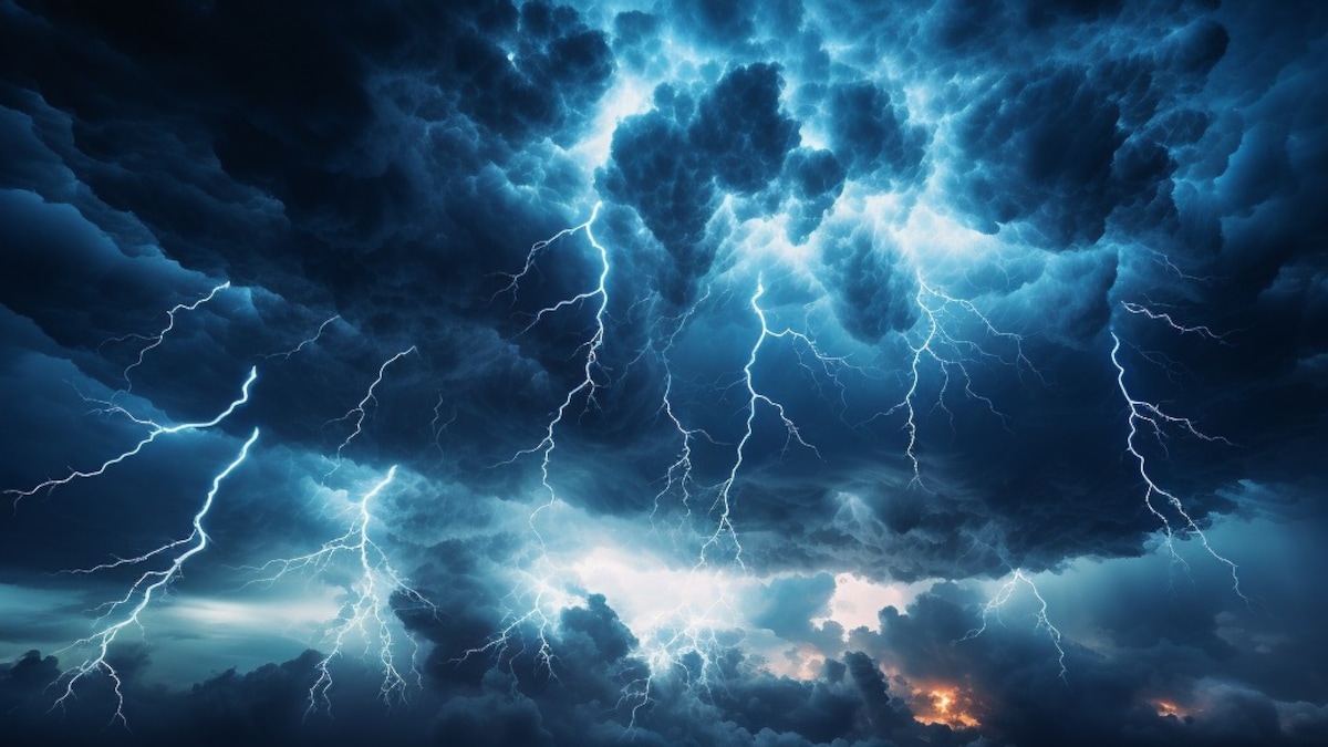UP Monsoon Update: यूपी में मॉनसून दिखाएगा रौद्र रूप... 10 जिलों में झमाझम बारिश और 40 में आंधी तूफान का अलर्ट जारी UP Monsoon Update
