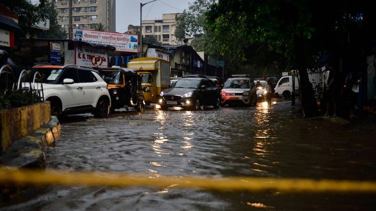 UP Monsoon Update: 1 तारीख को ही मिला बिग अपडेट, मौसम विभाग ने बताया जुलाई में कैसी होगी मॉनसूनी बारिश UP Monsoon Update