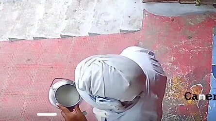 लखनऊ का 'पप्पू' दूध में थूककर घर-घर कर रहा था सप्लाई, CCTV वीडियो में दिखी उसकी ये गंदी हरकत Lucknow Crime News