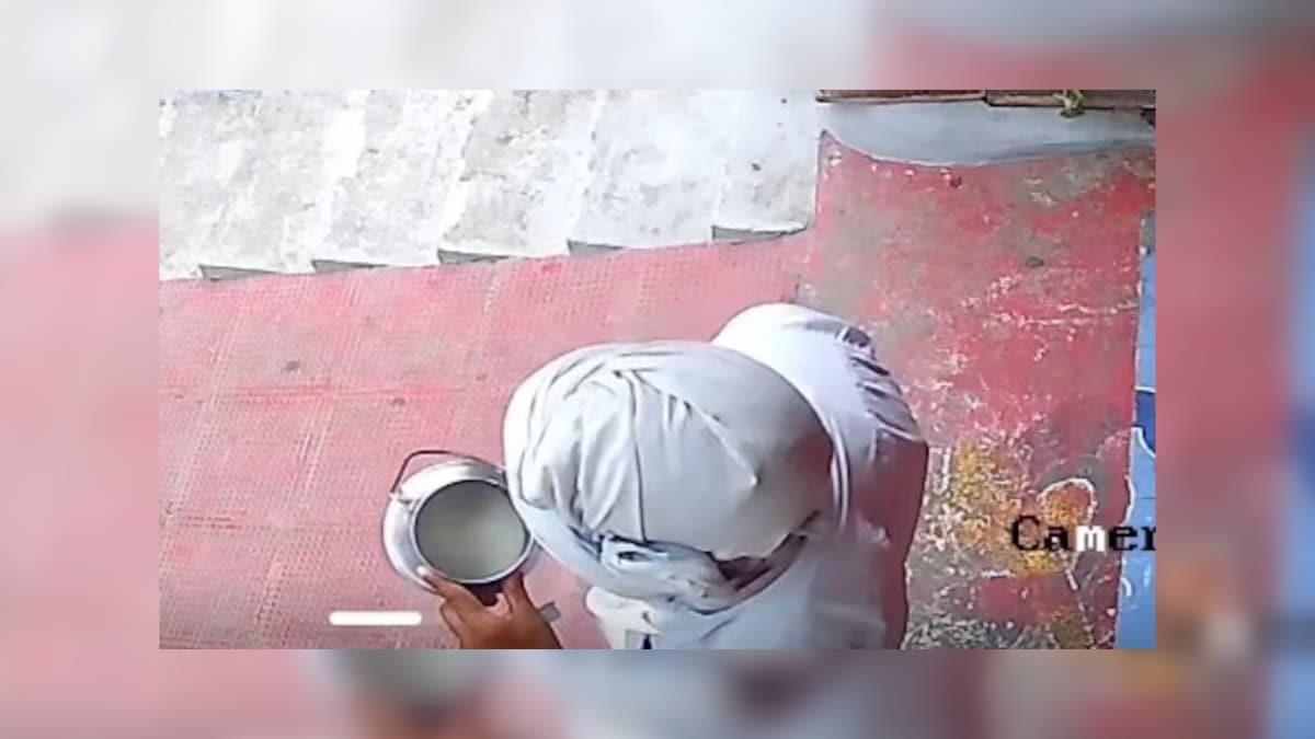 लखनऊ में 'पप्पू' ने लव शुक्ला को थूककर दिया था दूध, उन्होंने कहा इसका असली नाम मोहम्मद शरीफ UP Tak