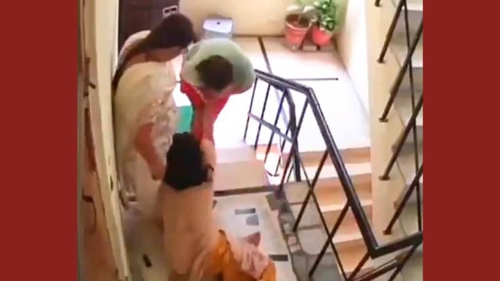 गाजियाबाद में सास को गिरा-गिरा कर मारने वाली सॉफ्टवेयर इंजीनियर आकांक्षा का वीडियो वायरल, इसकी कहानी जानिए Ghaziabad News