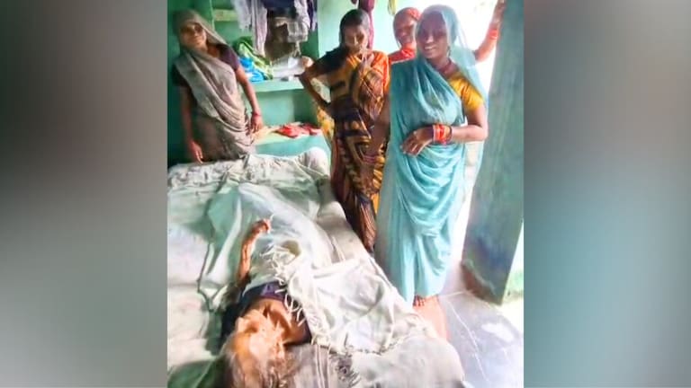 झांसी में जिस 90 साल की महिला को घरवालों ने मृत मान शुरू की अंतिम संस्कार की तैयारी वो हो गईं अचानक जिंदा Jhansi News
