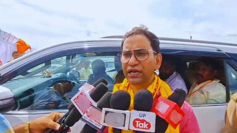 चाहे रहिह मुंबई दिल्ली, बतियइहा भोजपुरी में... आजमगढ़ से गाना गाकर निरहुआ ने ठाकरे ब्रदर्स को दिया ये जवाब Dinesh Lal Yadav