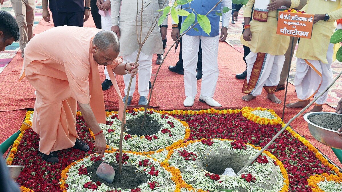 Ek Ped Maa Ke Naam: Plantation in UP