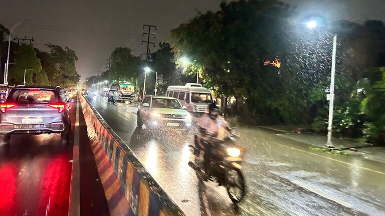 UP Monsoon Update: यूपी में अगले 2 से 3 दिनों तक इन इलाकों में होगी भारी बारिश, ऑरेंज-येलो अलर्ट जारी UP Monsoon Update