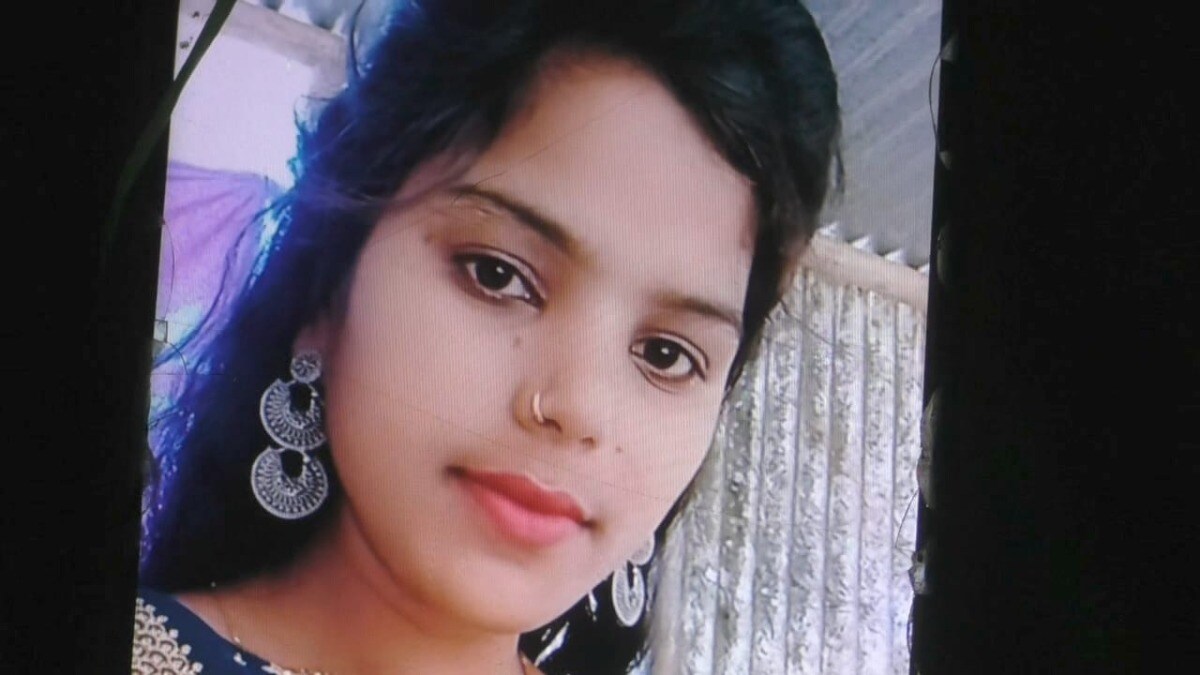 शादीशुदा पूजा यादव ने प्रेमी रौशन के लिए थाने में ही खा लिया जहर! वाराणसी का ये कांड आपको सन्न कर देगा Pooja Yadav