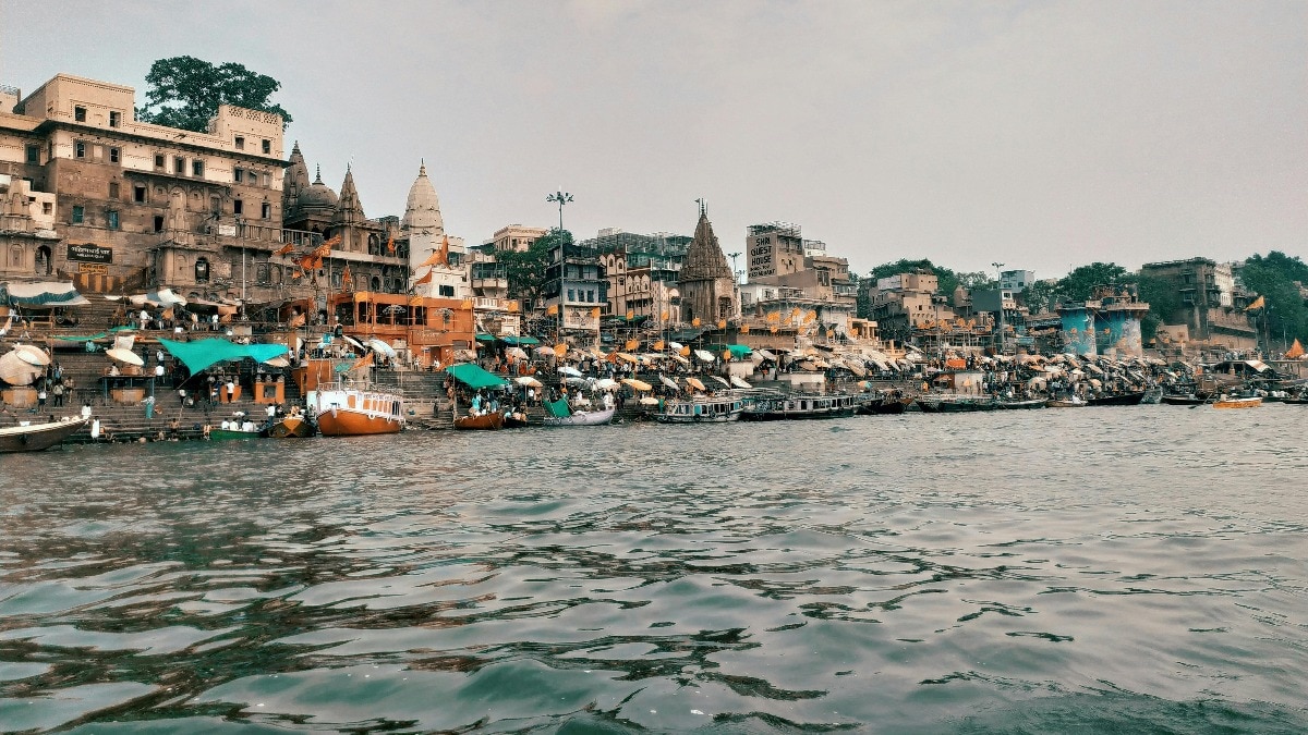 वाराणसी में गंगा पुनरुद्धार पर नमामि गंगे के प्रभाव की सराहना हो रही है