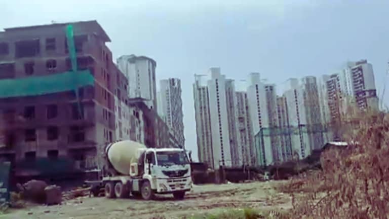 नोएडा अथॉरिटी का इस इलाके में अवैध निर्माण के खिलाफ बुलडोजर' एक्शन! इन्हें मिला अभी तक नोटिस Noida News