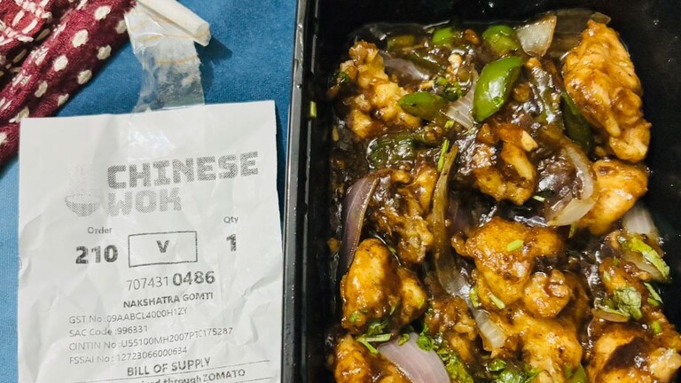 पनीर की जगह ऑर्डर में आया चिकन काली मिर्च और लखनऊ के ब्राह्मण परिवार की महिला ने उसे चख भी लिया, फिर उसके साथ ये हुआ Lucknow, Lucknow News, Lucknow viral news, up news, लखनऊ, लखनऊ न्यूज, यूपी न्यूज