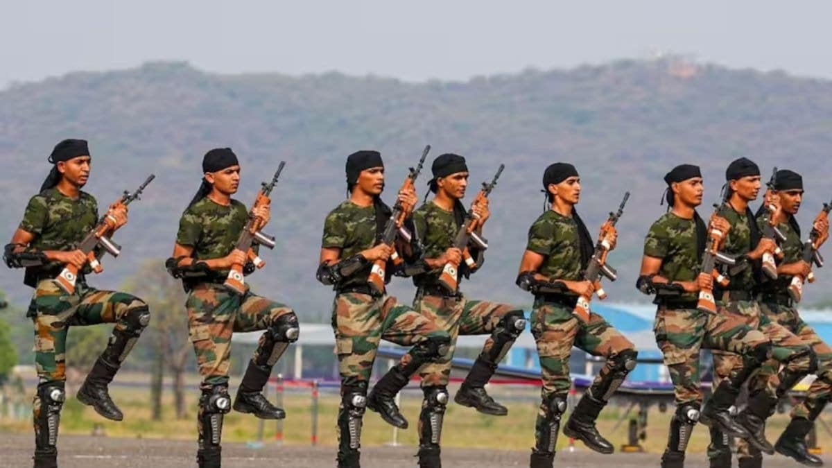 BSF में कॉन्स्टेबल के 3588 पदों पर निकली भर्ती, 10वीं पास लड़के-लड़कियां कर सकते हैं अप्लाई, 21700-69100 रुपये मिलेगी सैलरी UP Tak
