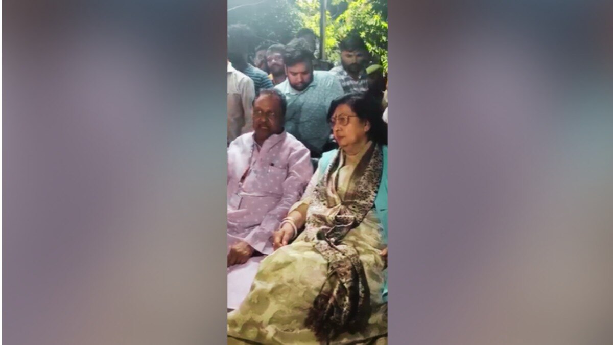 Kanpur, Kanpur News, Kanpur viral video, Kanpur viral news, BJP MP devendra singh bhole, UP News, Pratibha Shukla, कानपुर, कानपुर न्यूज, भाजपा सांसद देवेंद्र सिंह भोले, डिप्टी सीएम, यूपी न्यूज