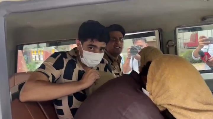 22 साल के यश और अभिषेक की तेज रफ्तार BMW ने 5 साल की बच्ची आयत की जिंदगी छीन ली Noida BMW accident