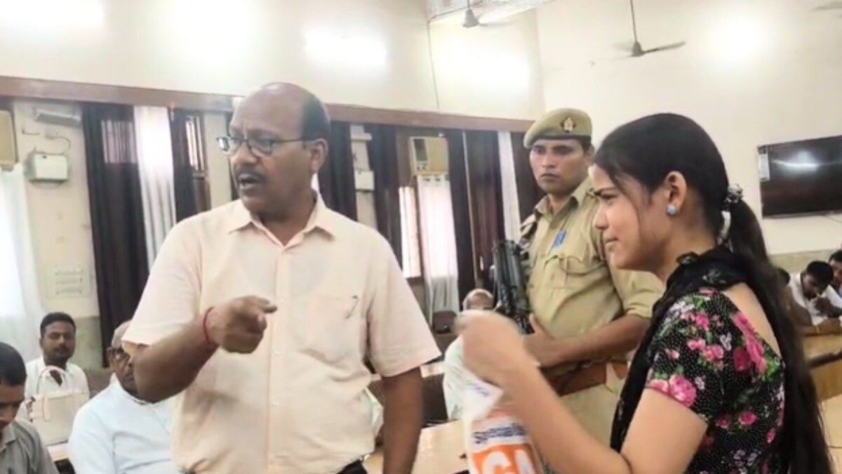 Muzaffarnagar DM Umesh Mishra Viral Video