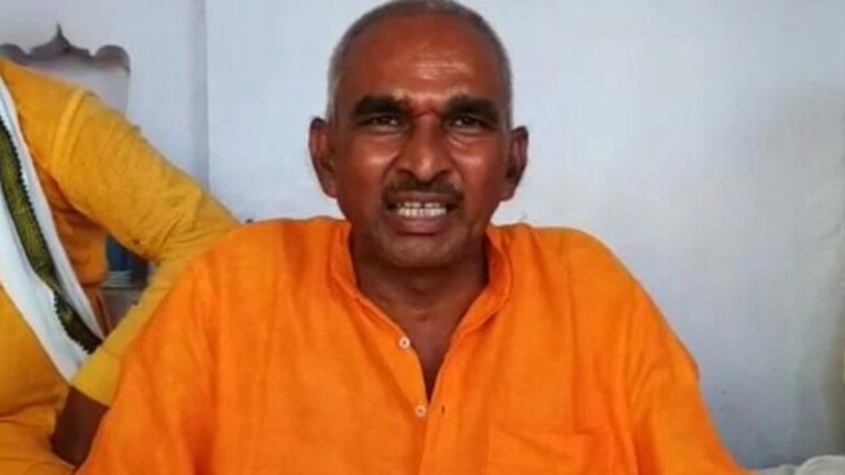 बलिया में पूर्व BJP विधायक सुरेंद्र सिंह की हुई पिटाई, जिसने पीटा उसका नाम आया सामने BJP Ex MLA Surendra Singh