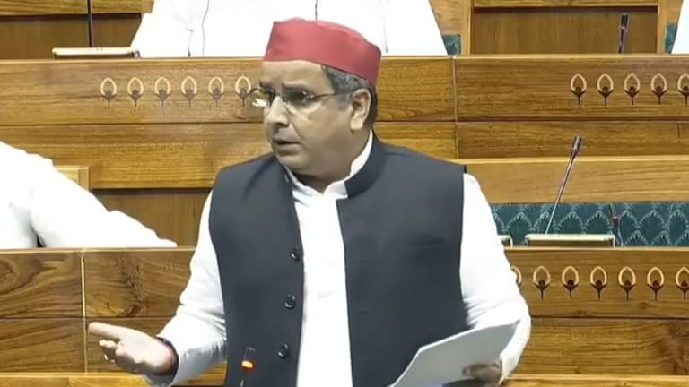 स्कूल बंद किए, दारू की दुकानें खोलीं... यूपी में School मर्जर पर सपा सांसद धर्मेंद्र यादव का संसद में हल्ला बोल Dharmendra Yadav