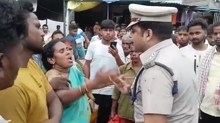 बलिया में मौत से शुरू हुआ बवाल लाठीचार्ज तक पहुंचा, फिर वायरल हुआ DSP प्रभात कुमार का 'नेस्तनाबूद' वाला बयान Ballia News