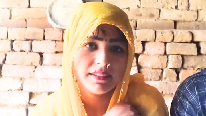 ये भी था वायरल: साढ़े 17 साल के शिवा से शादी करने वाली तीन बच्चों की मां शबनम उर्फ शिवानी की कहानी जानिए! प्यार में डूबकर ये बोली थी Amroha: Shivani Aka Shabnam