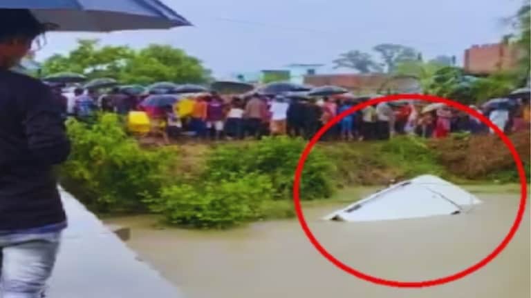 गोंडा में बड़ा हादसा...अनियंत्रित होकर नहर में गिर गई बोलेरो, 11 लेगों की मौत, अब तक ये पता चला Gonda News