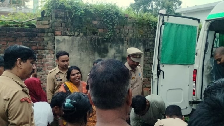 बारिश का कहर! सीतापुर में नाना के साथ सो रहीं 2 किशोरियों के ऊपर गिरी दीवार, दोनों की मौत, CM योगी ने लिया एक्शन Sitapur, Sitapur news, Sitapur viral news, Sitapur news, Sitapur latest news, Sitapur rain, up news, rain in up, सीतापुर, सीतापुर न्यूज, यूपी न्यूज, यूपी में बारिश, हादसे, बारिश से हादसे, यूपी सरकार, सीएम योगी