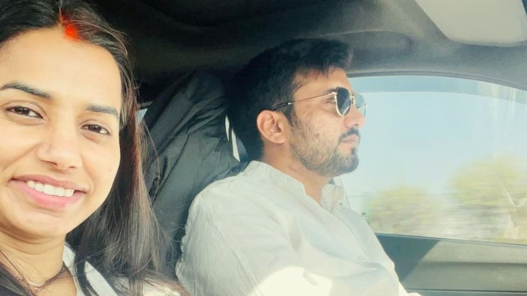 साली-पत्नी को लेस्बियन बताता…शादी के 6 महीने बाद लखनऊ में मधु की मौत, परिवार ने मर्चेंट नेवी अफसर अनुराग पर लगाए कई आरोप Lucknow, Lucknow news, Lucknow crime news, Lucknow viral news, Lucknow latest news, Lucknow police, up news, लखनऊ, लखनऊ क्राइम, लखनऊ पुलिस, यूपी न्यूज