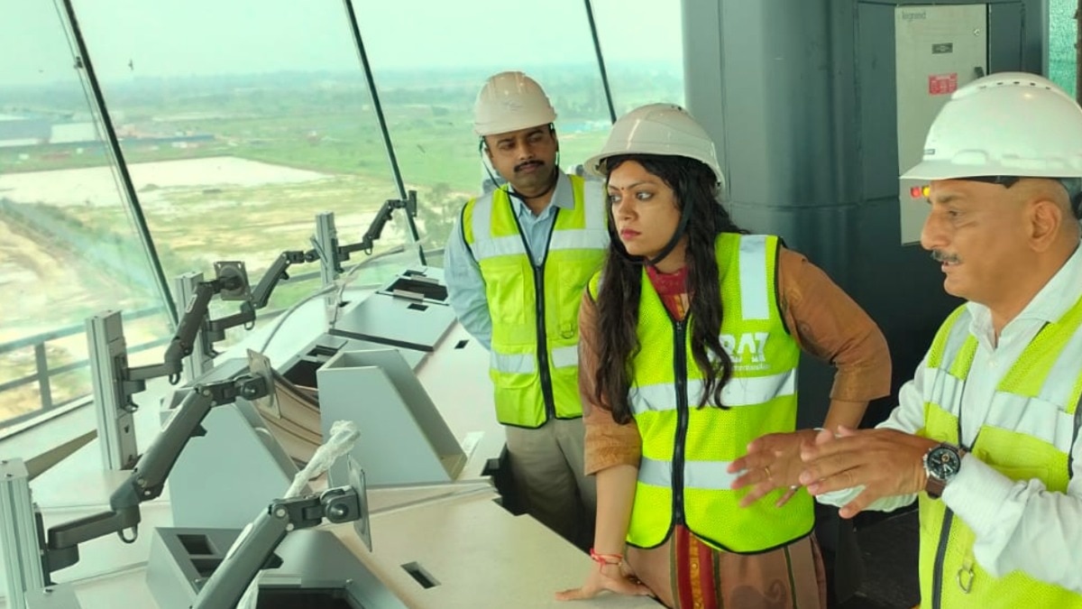 Noida, Noida News, Noida DM, Medha Roopam, dm Medha Roopam, IAS Medha Roopam, UP NEWS, Noida viral news, Noida International Airport, Noida International Airport news, नोएडा, डीएम मेधा रूपम, आईएएस मेधा रूपम, जेवर एयरपोर्ट, यूपी न्यूज