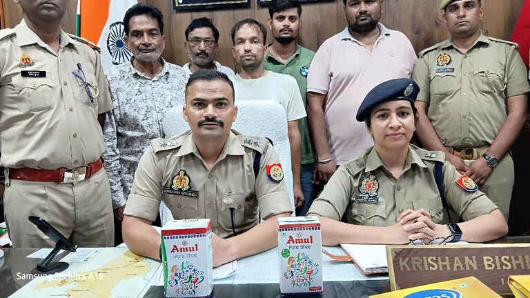 डालडा से बनाया गया 923 लीटर नकली घी संभल में बरामद... प्रवीण जैन के घर पर बन रहा था 'जहर' Sambhal Police