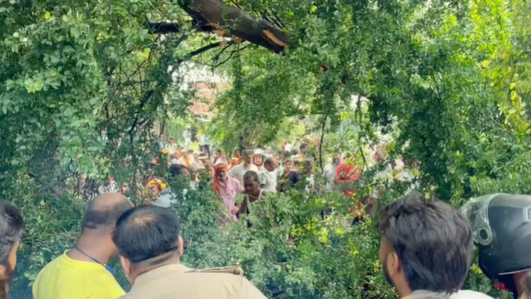 राखी के ही दिन भाई ने जीजा और भांजे खो दिए, बहन ममता भी जिंदगी के लिए लड़ रही! देवरिया में हुआ दर्दनाक कांड Deoria, Deoria News, Deoria viral news, Deoria crime news, Deoria latest news, up news, देवरिया, देवरिया न्यूज, राखी, रक्षाबंधन