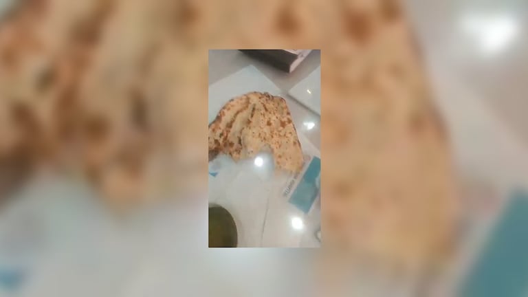 कानपुर के बाजपेई ढाबे की तंदूरी रोटी में निकली छिपकली, खाने वाले की हालत हुई खराब, अब हुआ ये एक्शन Kanpur, Kanpur News, Kanpur viral News, Kanpur viral, Kanpur hindi news, up news, कानपुर, कानपुर न्यूज, कानपुर वायरल न्यूज, यूपी न्यूज